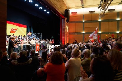 Respaldo a la candidatura de Carlos Martínez en una abarrotada Audiencia.