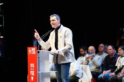 Respaldo a la candidatura de Carlos Martínez en una abarrotada Audiencia.