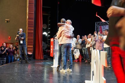 Respaldo a la candidatura de Carlos Martínez en una abarrotada Audiencia.