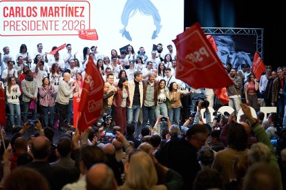Respaldo a la candidatura de Carlos Martínez en una abarrotada Audiencia.
