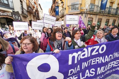 Soria se tiñe de morado por la igualdad en el 8M.