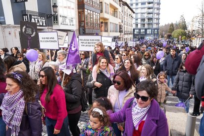 Soria se tiñe de morado por la igualdad en el 8M.