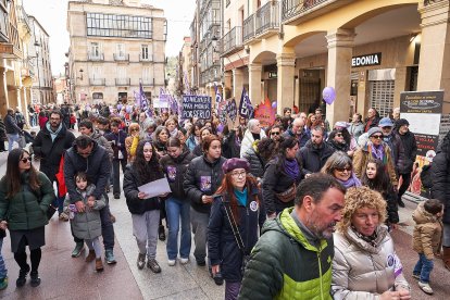 Soria se tiñe de morado por la igualdad en el 8M.