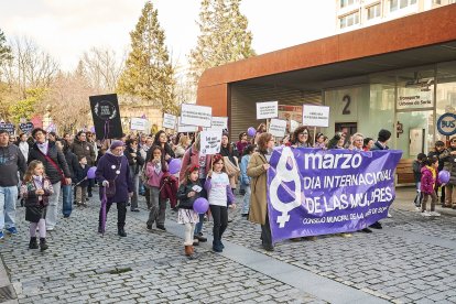 Soria se tiñe de morado por la igualdad en el 8M.
