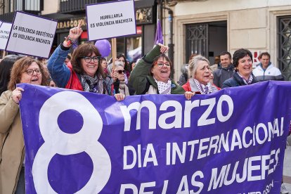 Soria se tiñe de morado por la igualdad en el 8M.