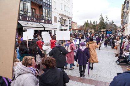 Soria se tiñe de morado por la igualdad en el 8M.