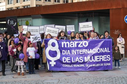 Soria se tiñe de morado por la igualdad en el 8M.