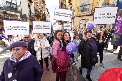 Soria se tiñe de morado por la igualdad en el 8M.