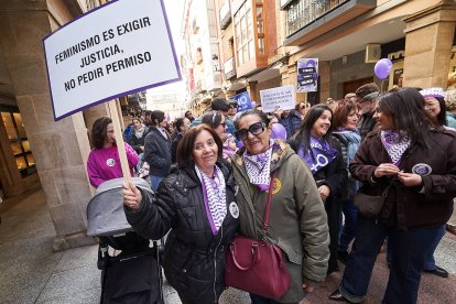 Soria se tiñe de morado por la igualdad en el 8M.