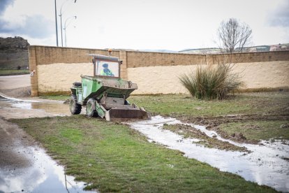 Situación actual del campo de fútbol de la localidad agredeña tras el temporal.