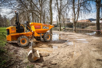 Situación actual del campo de fútbol de la localidad agredeña tras el temporal.