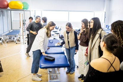 Los jóvenes conocen las instalaciones de su próxima carrera