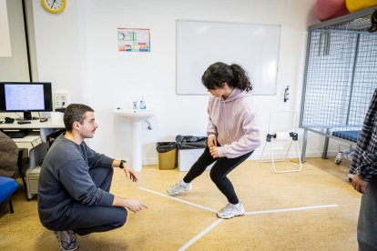 Los jóvenes conocen las instalaciones de su próxima carrera
