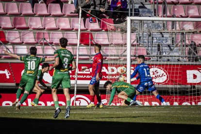 El equipo soriano se quedó sin sumar en su estadio