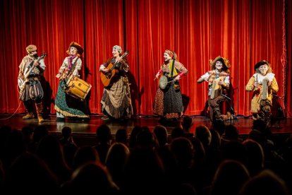 Una fiesta que puso a bailar a todo el Palacio de la Audiencia