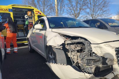 Estado en el que ha quedado el otro coche implicado en el accidente del polígono.