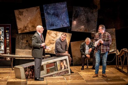 Una adaptación a las tablas por Ignacio del Moral y Javier Hernández-Simón