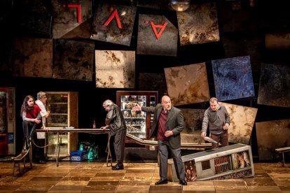 Una adaptación a las tablas por Ignacio del Moral y Javier Hernández-Simón