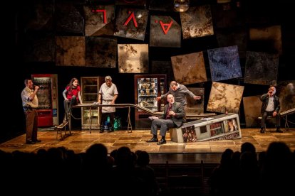 Una adaptación a las tablas por Ignacio del Moral y Javier Hernández-Simón