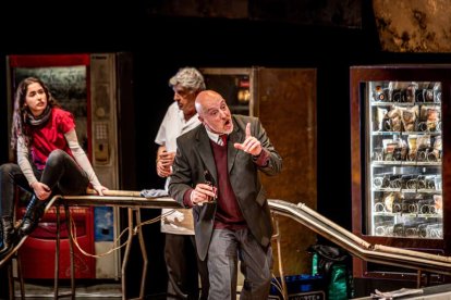 Una adaptación a las tablas por Ignacio del Moral y Javier Hernández-Simón