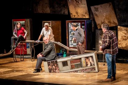 Una adaptación a las tablas por Ignacio del Moral y Javier Hernández-Simón