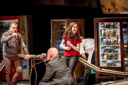 Una adaptación a las tablas por Ignacio del Moral y Javier Hernández-Simón