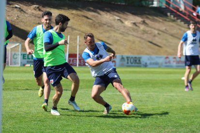 El equipo prepara el choque ante la Sarriana
