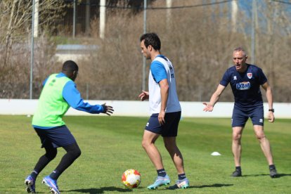 El equipo prepara el choque ante la Sarriana