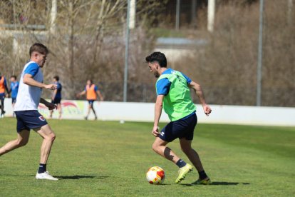 El equipo prepara el choque ante la Sarriana