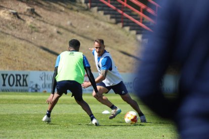 El equipo prepara el choque ante la Sarriana