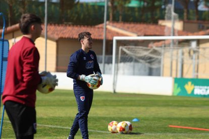 El equipo prepara el choque ante la Sarriana