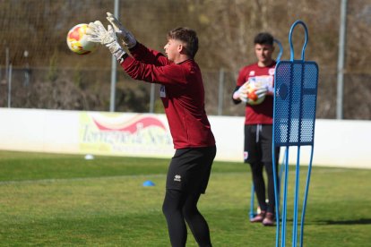 El equipo prepara el choque ante la Sarriana