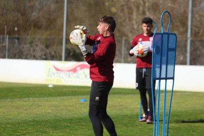 El equipo prepara el choque ante la Sarriana