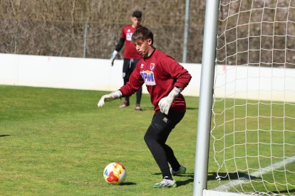 El equipo prepara el choque ante la Sarriana