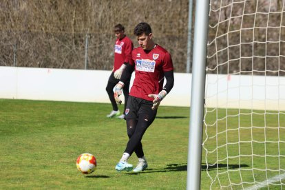 El equipo prepara el choque ante la Sarriana