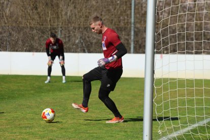 El equipo prepara el choque ante la Sarriana