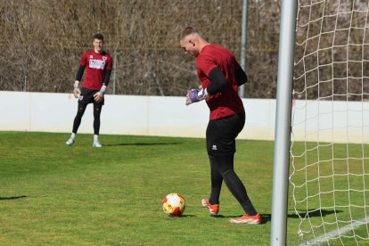 El equipo prepara el choque ante la Sarriana