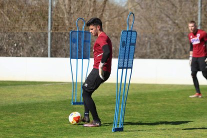 El equipo prepara el choque ante la Sarriana