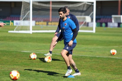 El equipo prepara el choque ante la Sarriana