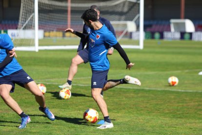 El equipo prepara el choque ante la Sarriana