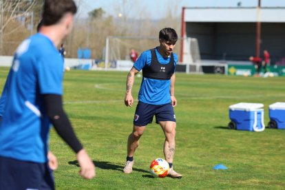 El equipo prepara el choque ante la Sarriana