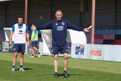 El equipo prepara el choque ante la Sarriana