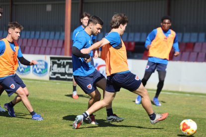 El equipo prepara el choque ante la Sarriana