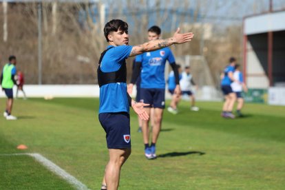 El equipo prepara el choque ante la Sarriana