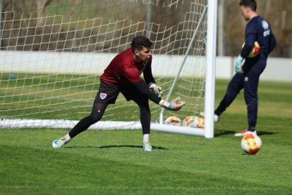 El equipo prepara el choque ante la Sarriana