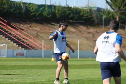 El equipo prepara el choque ante la Sarriana