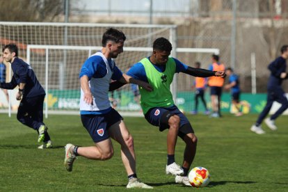 El equipo prepara el choque ante la Sarriana