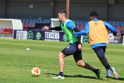 El equipo prepara el choque ante la Sarriana