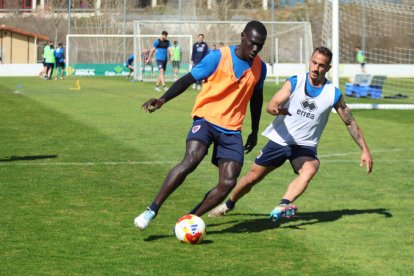 El equipo prepara el choque ante la Sarriana