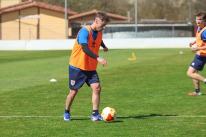 El equipo prepara el choque ante la Sarriana